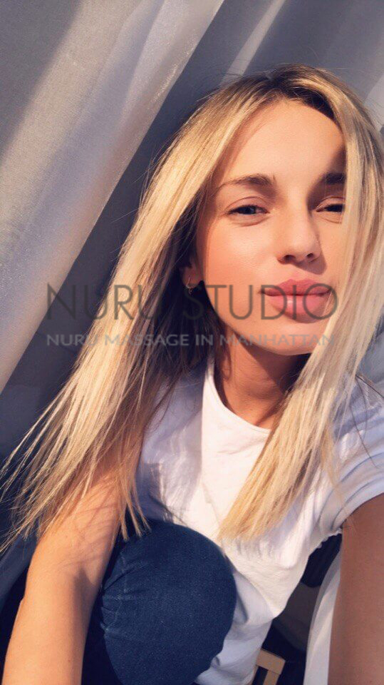 Gwen - Elite FBSM & sensual bodywork masseuse at Nuru Studio New York